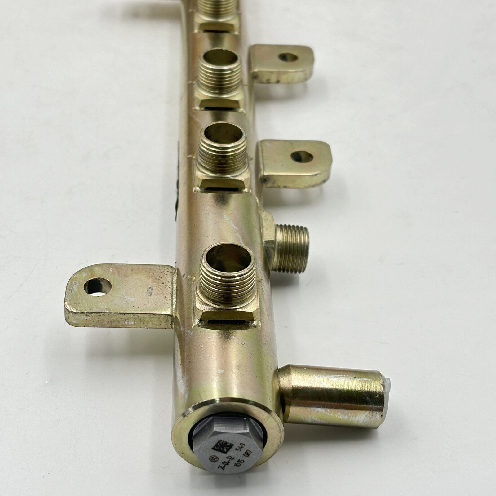 Fuel Rail Fuel Injector Line For 07-12 Dodge Ram 6.7L Cummins Diesel 0445226044