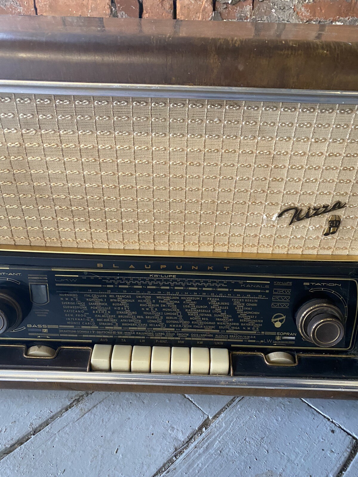 Nizza 3D H1054 3 Lautsprecher Radio Works!! 1954-55