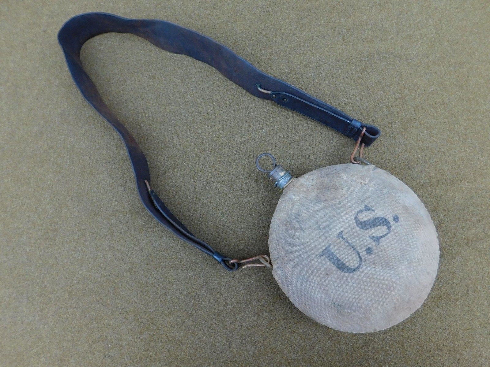 ORIGINAL SPANISH AMERICAN WAR U.S. ARMY MODEL 1886 CANTEEN WITH LEATHER SLING