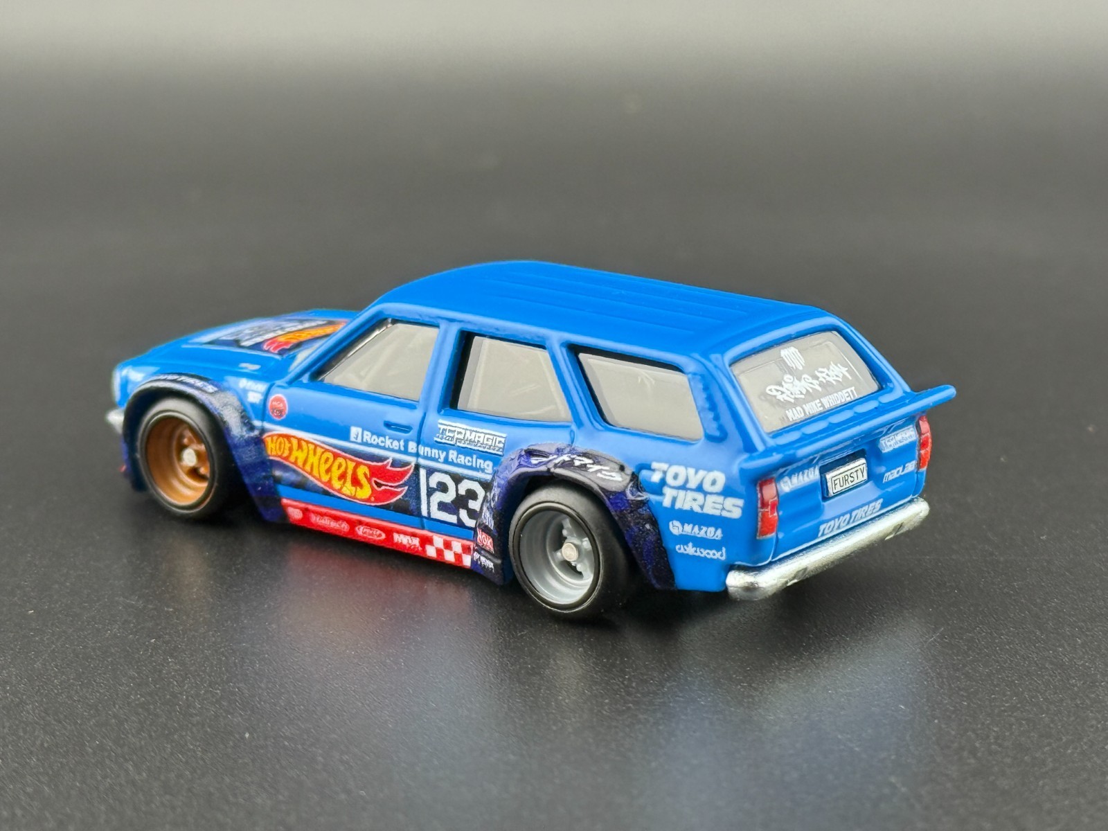 Hot Wheels Mad Mike Mazda RX-3 Wagon Ronin Run 2 FPY86-961 M 1/64