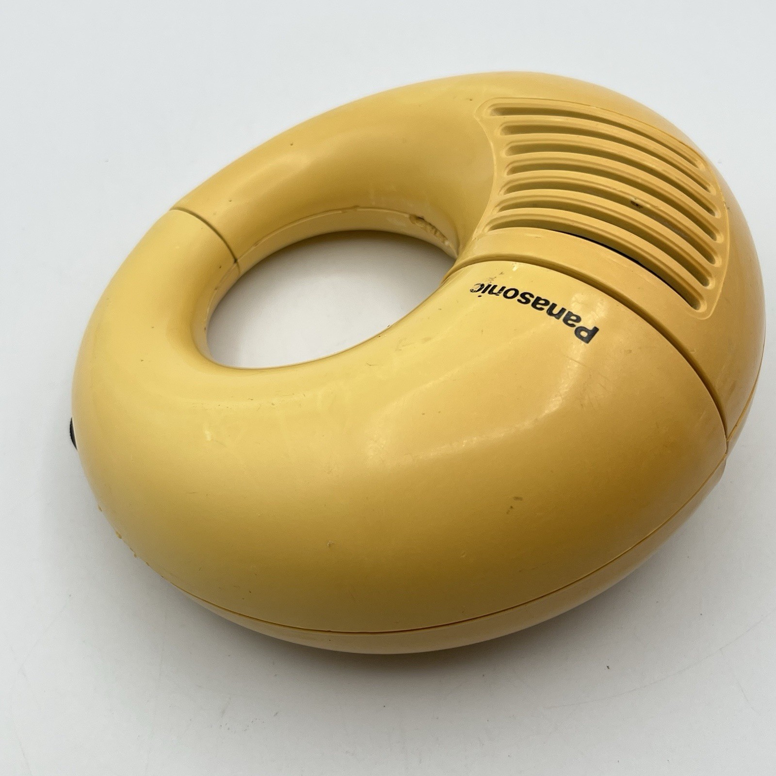 1972 Panasonic Toot-A-Loop AM Wrist Radio - R-72 - Cream (White?) - Works
