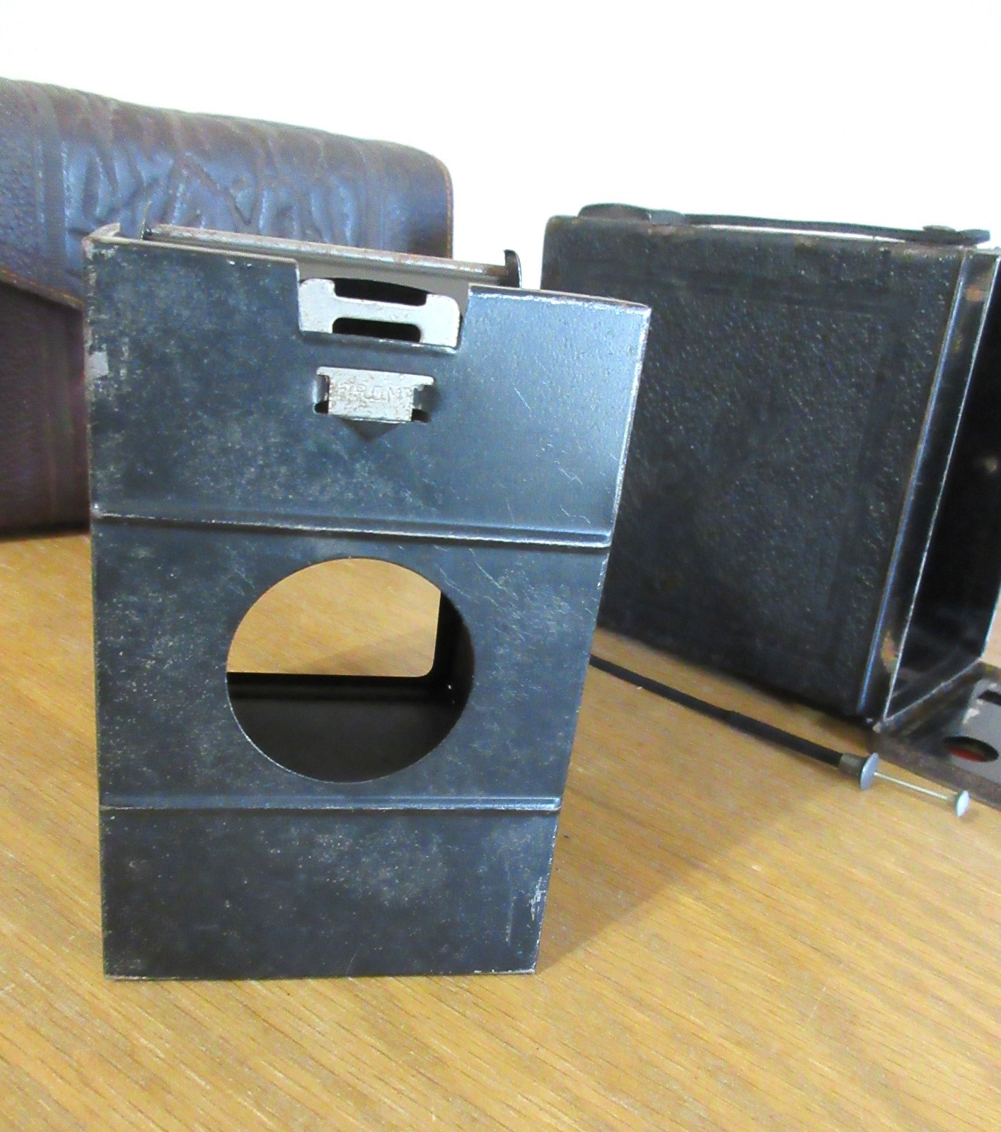 (O) Balda Rollbox Camera w/ Leather Case and Remote Cable Thread, 1930s