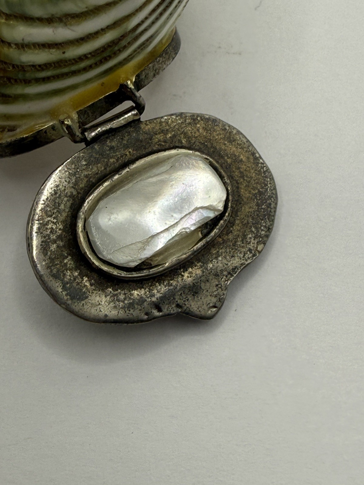 Antique Turbo Shell pill snuff box pendant needs repair