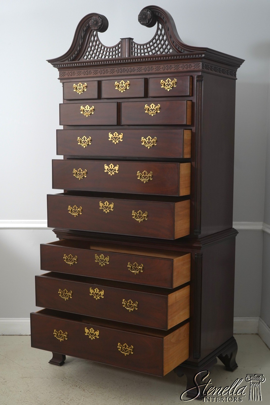 70119: KINDEL National Trust Mahogany Chest On Chest