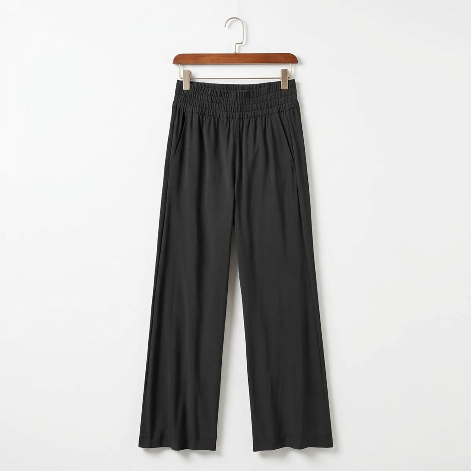 NWT Vuori Women's Villa Wideleg Pant, Black, Regular, New