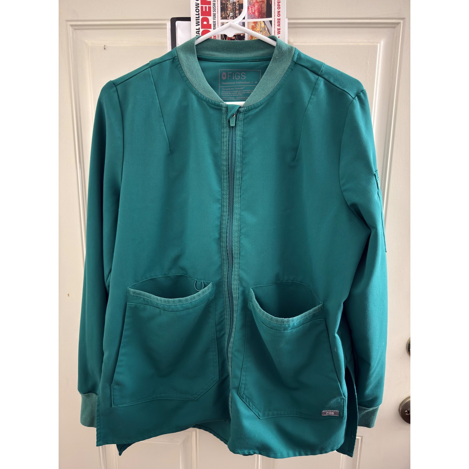 FIGS Bellery Scrub Jacket Green Full Zip Bomber Style Pockets W18SW1007 Womens M
