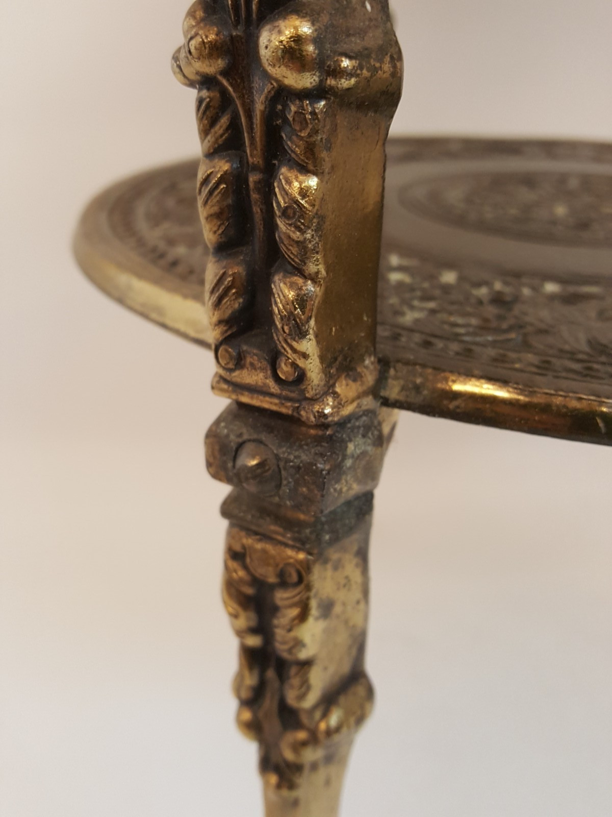 Vintage midcentury Moroccan gold gilt metal drinks table accent 2 tier 7184