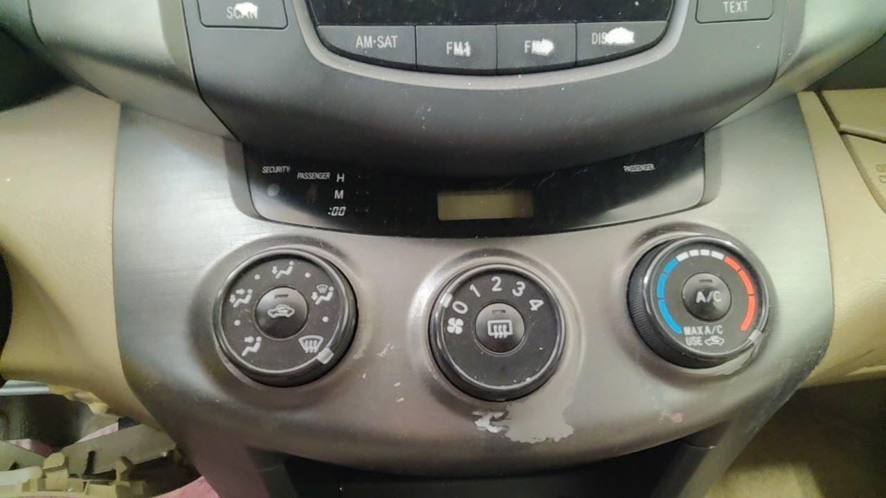 RAV 4 2010 Glove Box 7016339