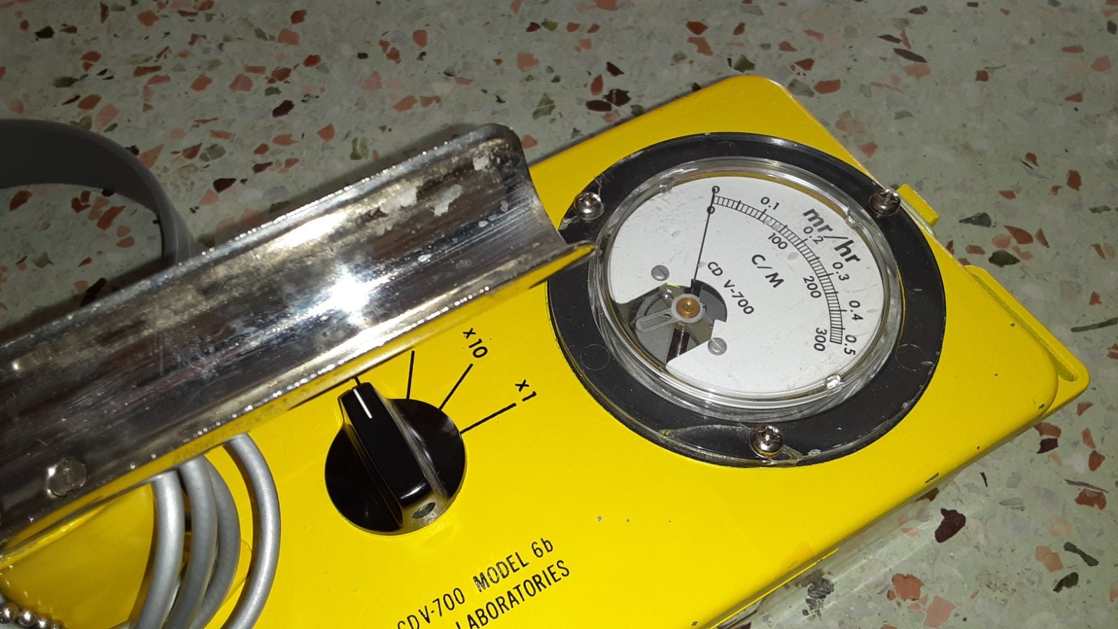 GEIGER COUNTER,, Item No. CDV-700,, model 6b, Lionel Electronic Lab, S/N 31755