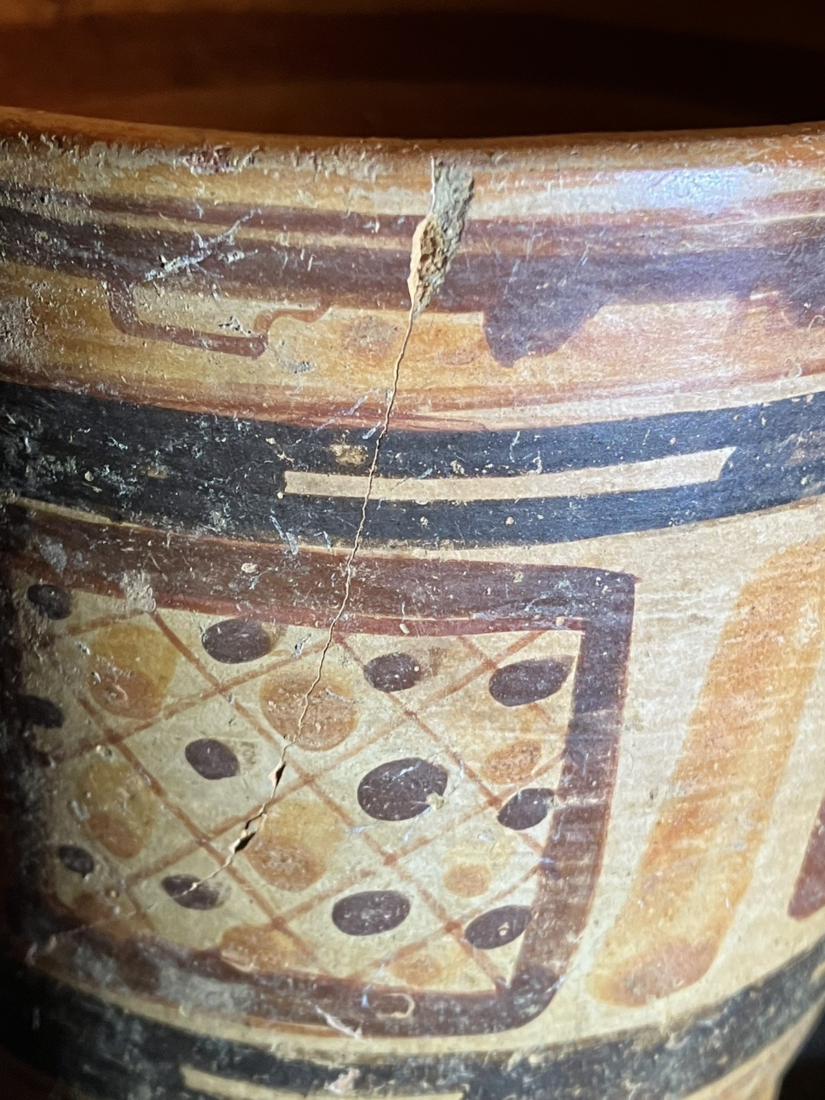 Authentic Pre-Columbian painted Mayan Rattle Leg Ulua Pottery Jar 600-800 AD