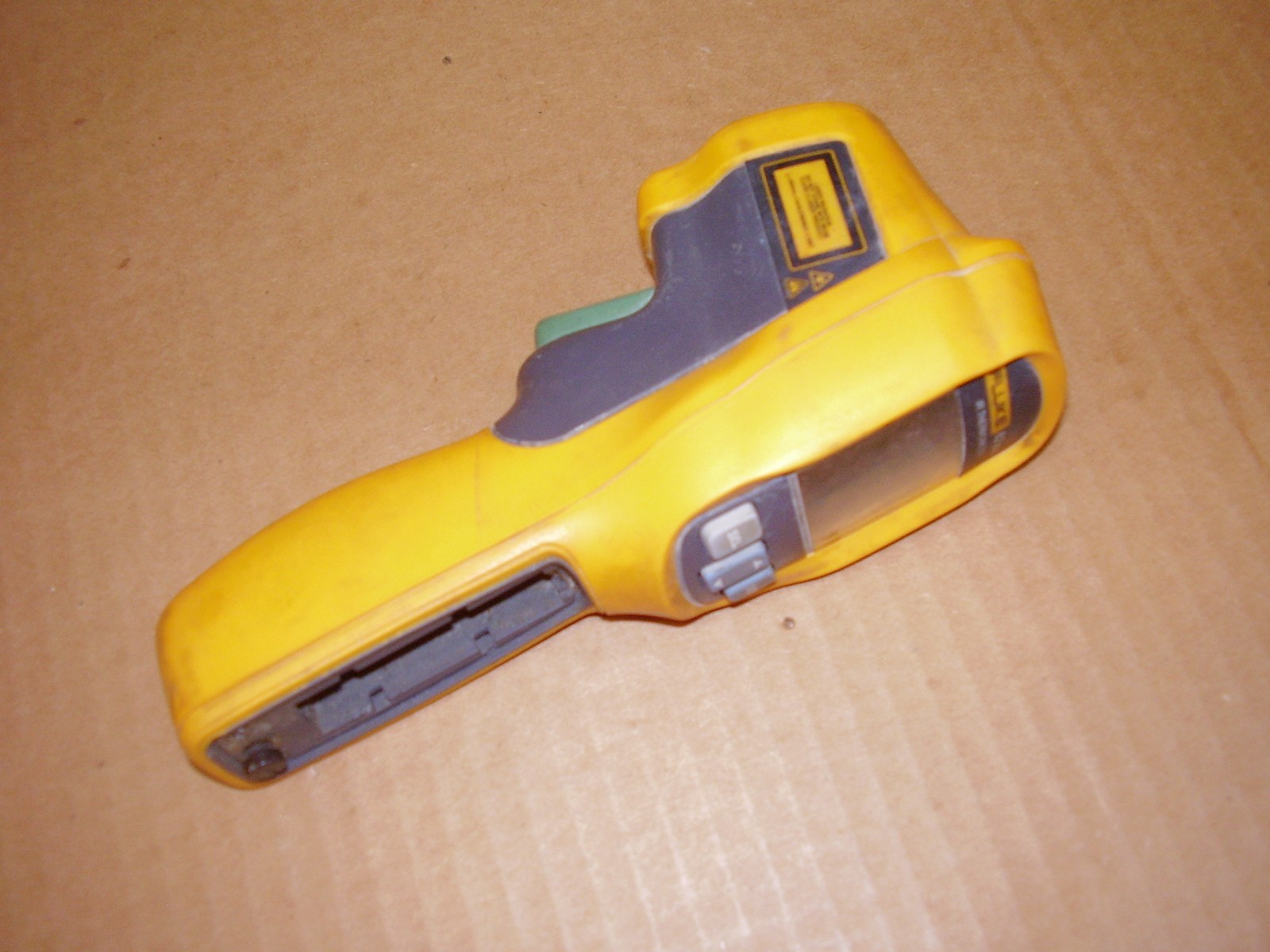 Fluke 62 Max IR Thermometer Missing Battery Cover READ DESC