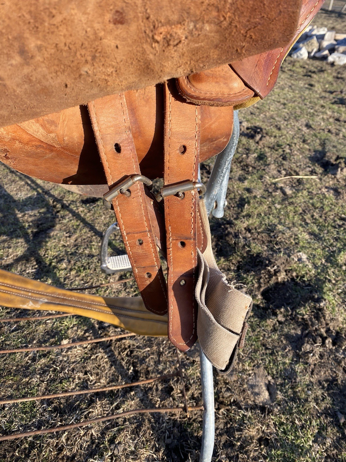 Used 17.5" Renegade Buena Vista gaited horse plantation saddle