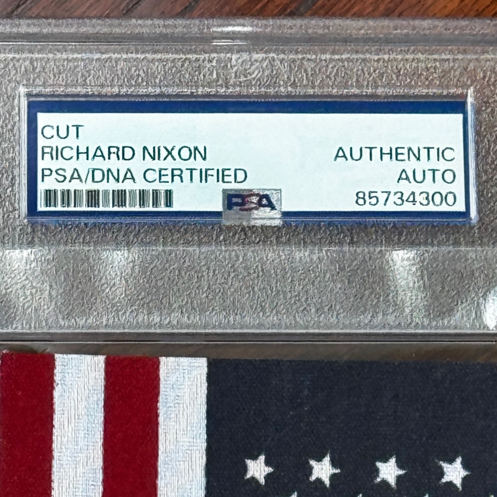 RICHARD NIXON * PSA * Autograph Cut Signature Mini AMERICAN FLAG Signed