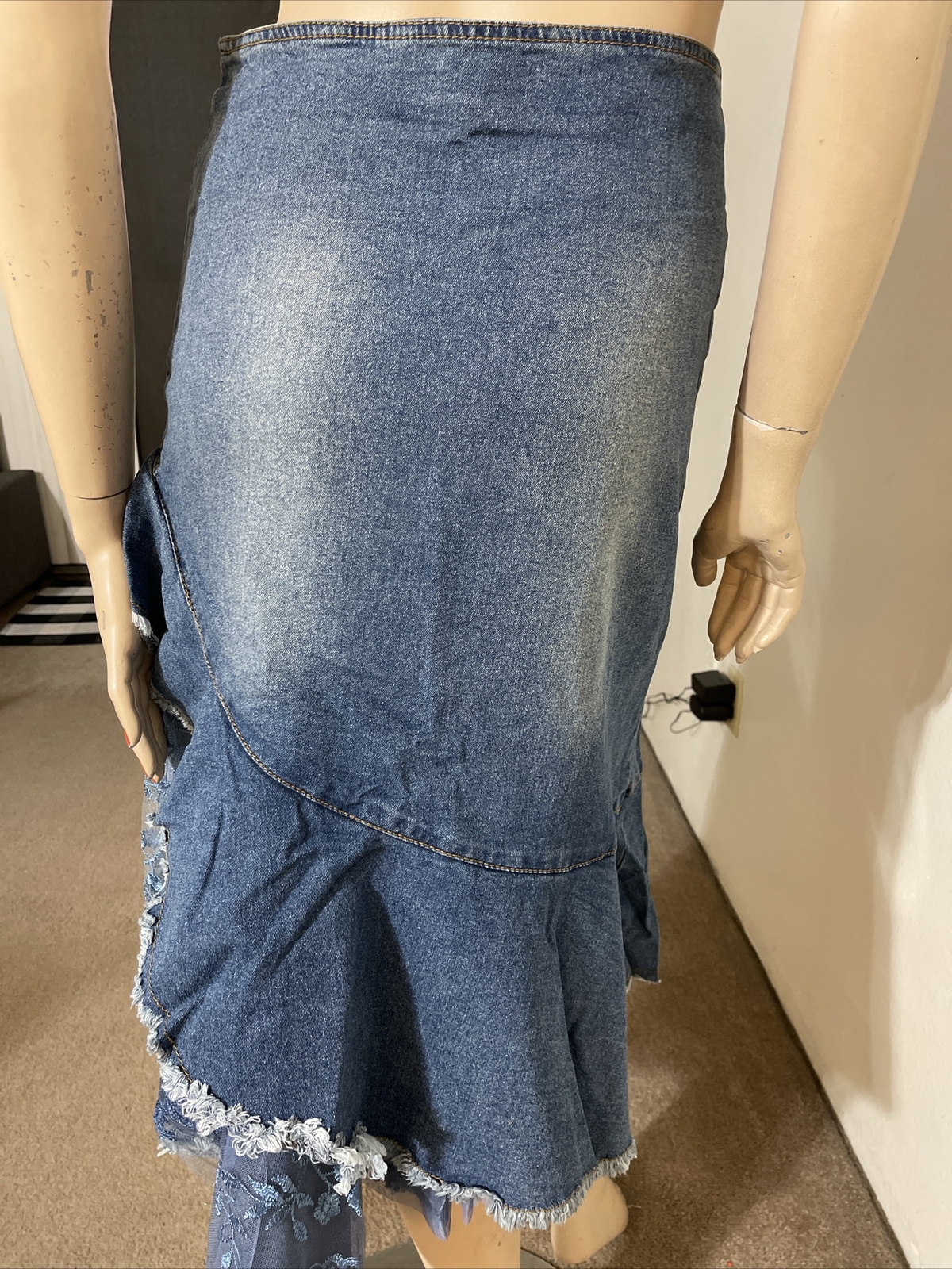 Blue Denim Casual Hippie Boho Beaded Lace Embroidery Ruffle Zip Size M Skirt 901