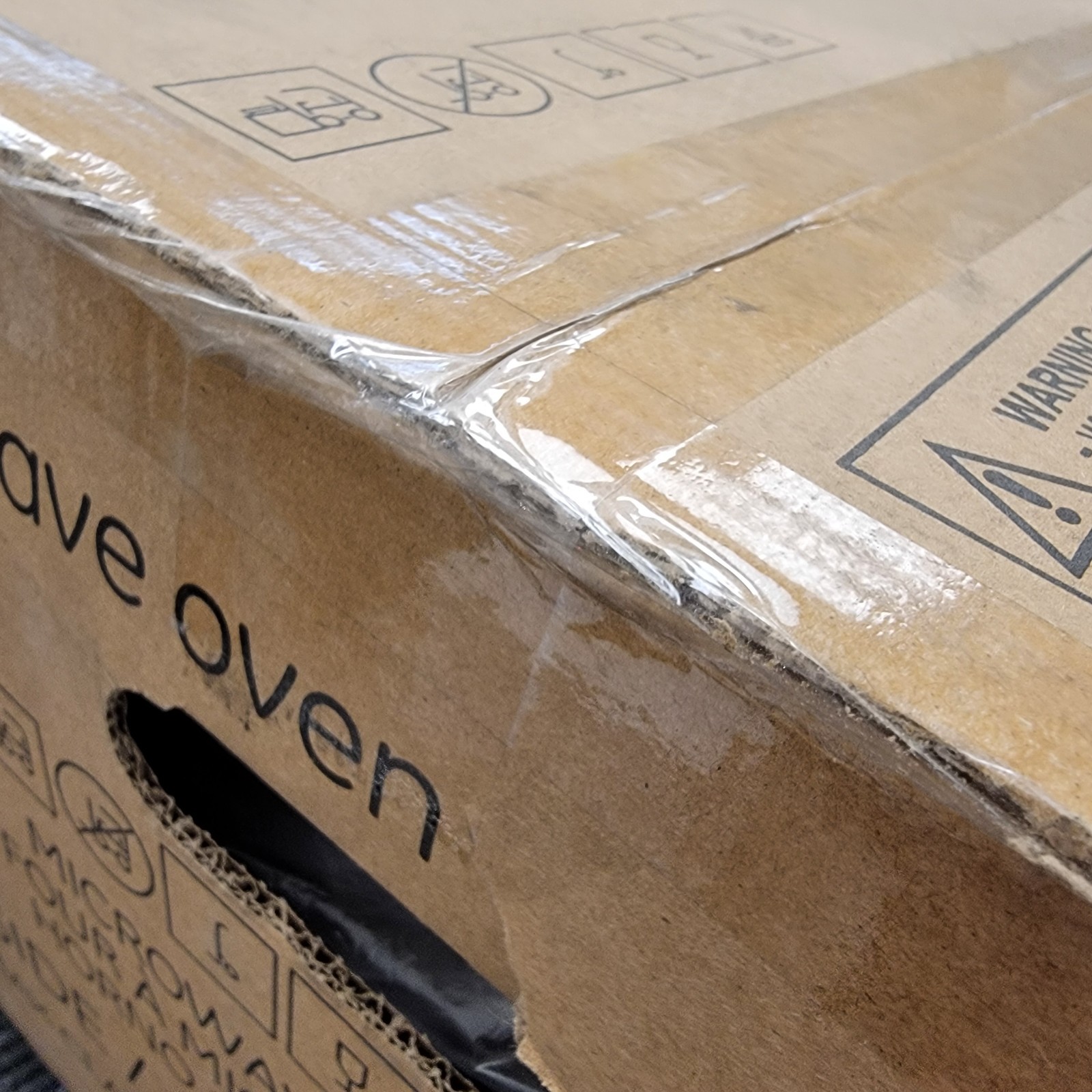 GE 0.7 Cu. Ft. Spacemaker Countertop Microwave Oven | White | GCHK07N1WWW