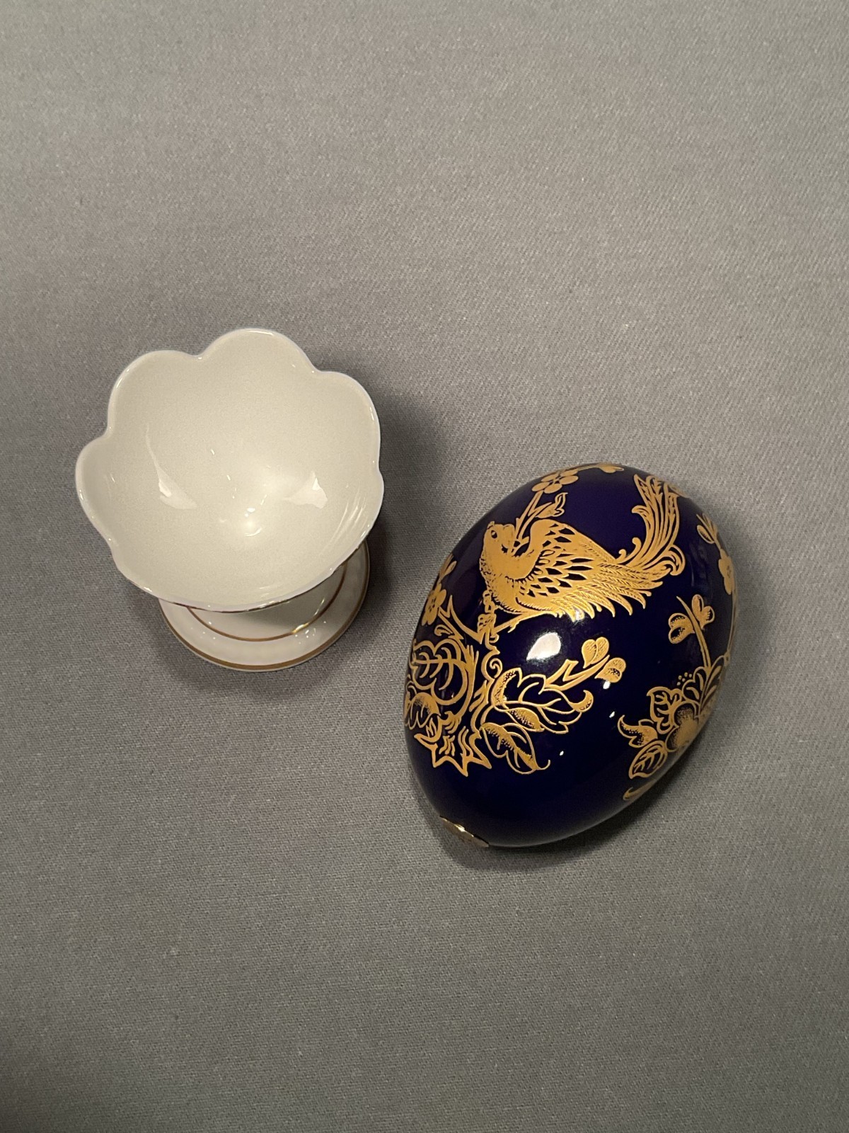 Royal Crown Derby - Paradise Cobalt Blue - Egg with Stand