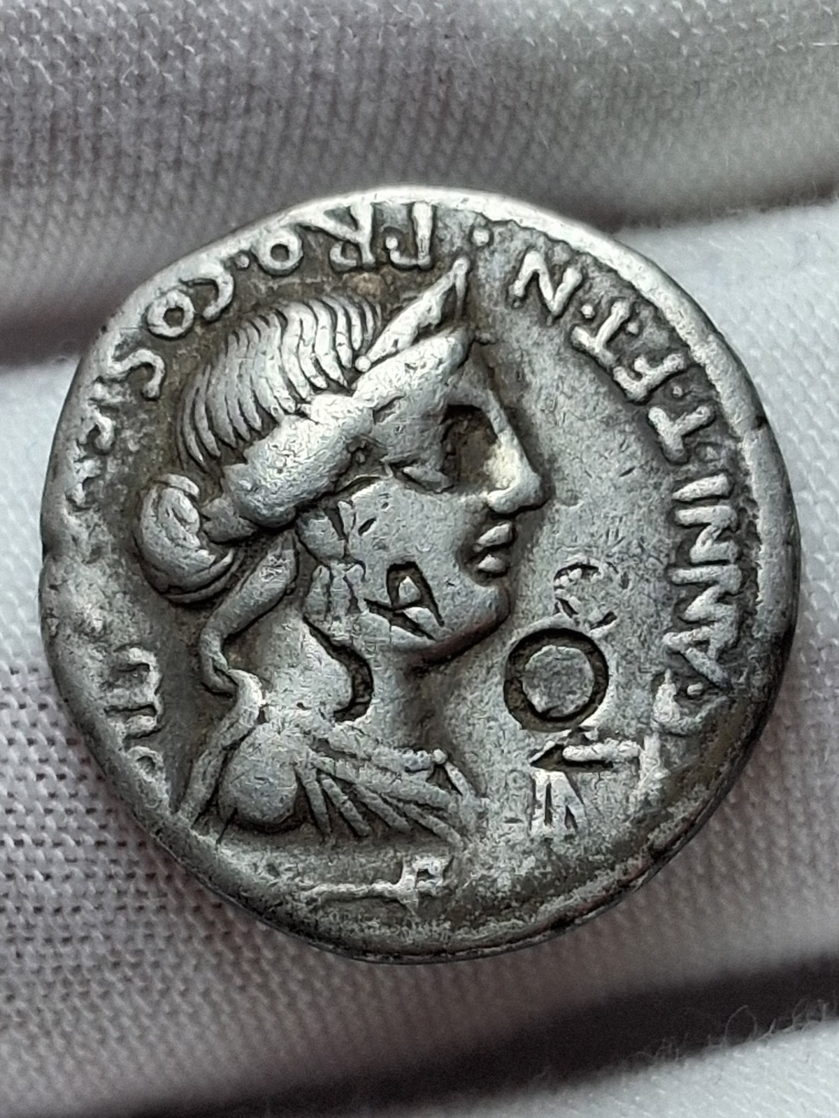 Roman Republic, C. Annius & L. Fabius Hispaniensis Denarius, 82-81 BC