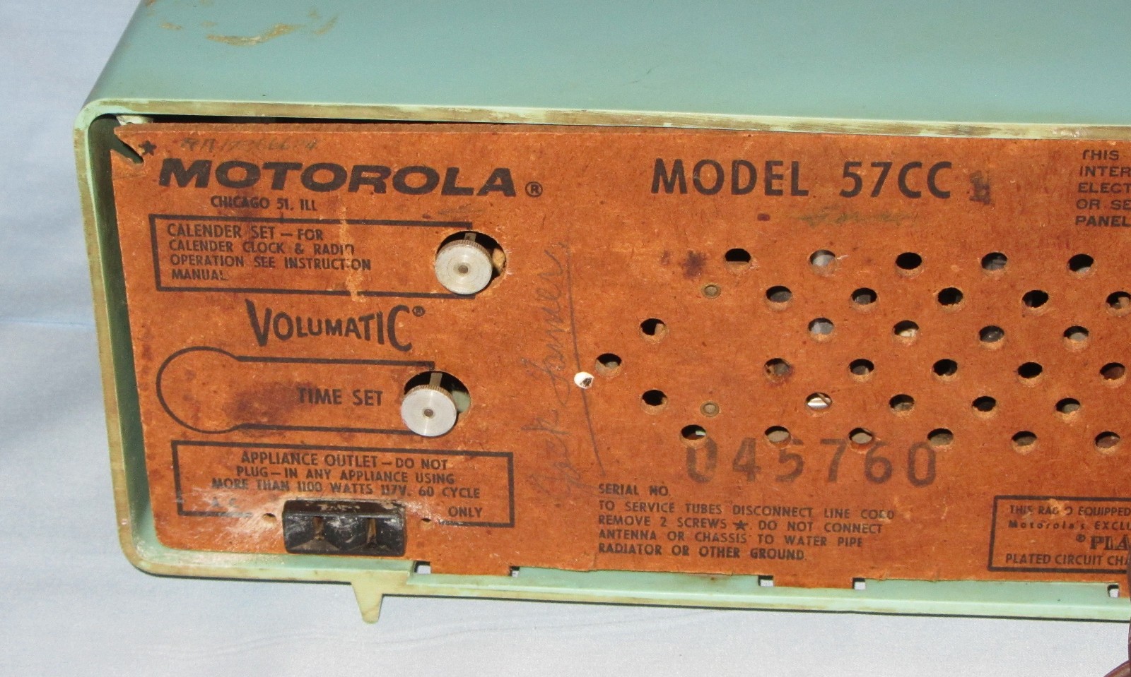 Vintage Motorola Model 57CC Clock Radio with Calendar Seafoam Blue