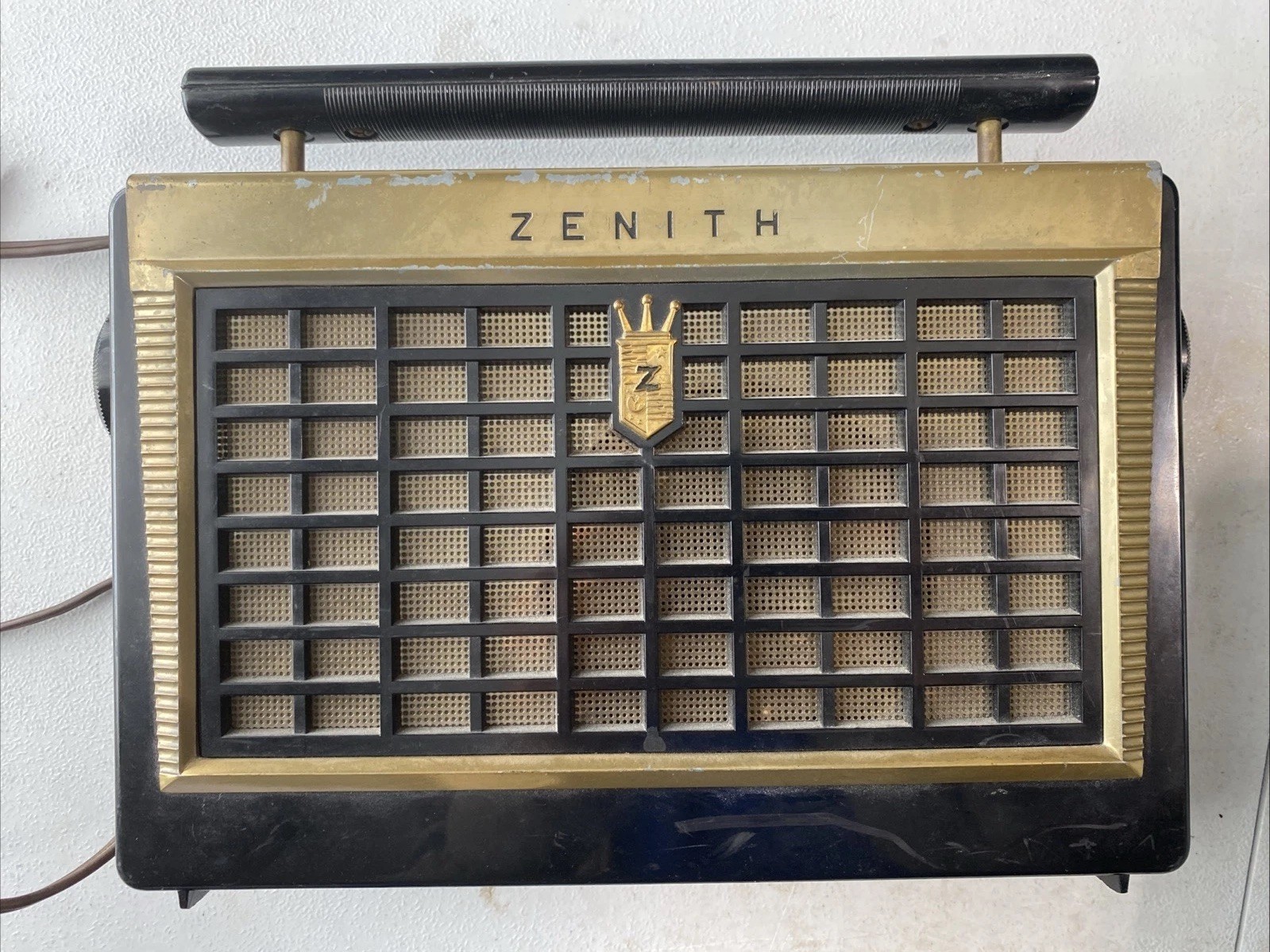 VINTAGE ZENITH Z402Y Radio *Parts/Repair*
