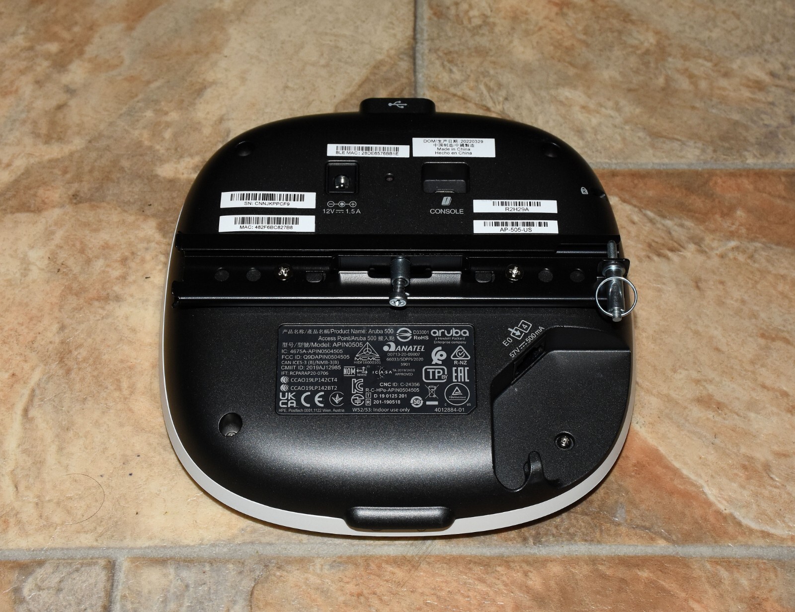 HPE Aruba AP-505 (US) - Campus Bluetooth Wi-Fi 6 - White (R2H29A)