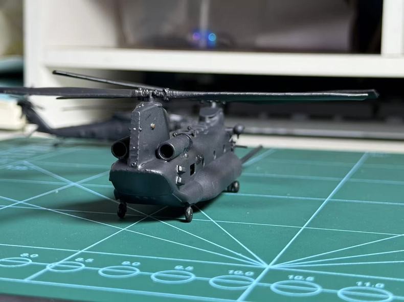3D Printed Model 1/144 American MH-47G Chinook helicopter Finished Model