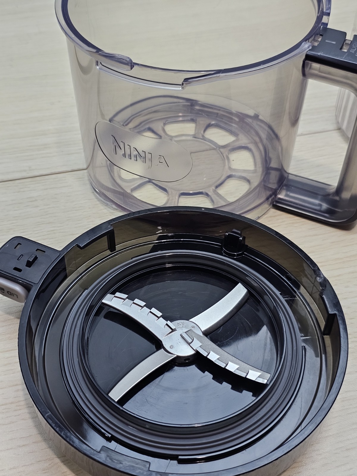 Ninja Creami Deluxe NC501 Ice Cream Maker w/ 4 Pints NC501HRD Tested