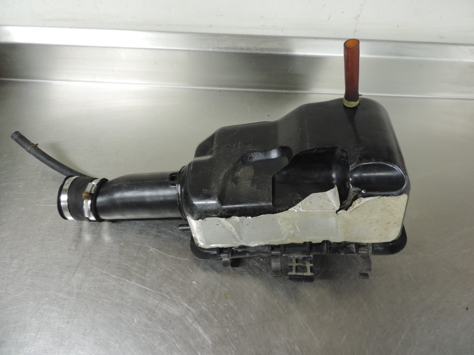 2001 Polaris Sportsman 500 HO Airbox Air Filter Housing Snorkel Lid Intake Tube