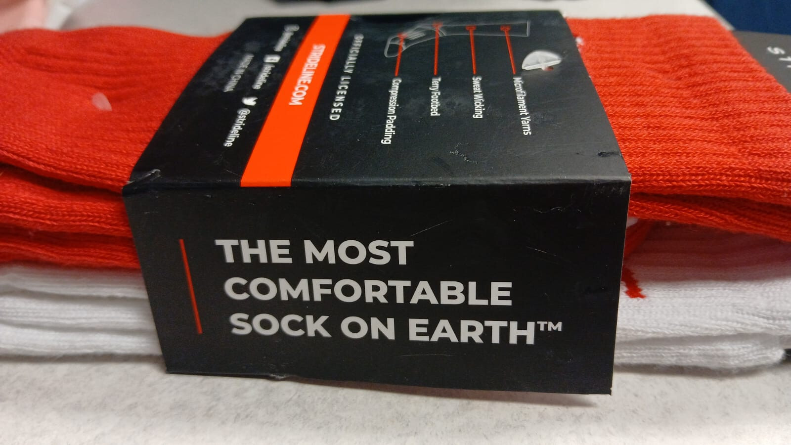 Strideline KC 2 Pk M/L CHIEFS KINGDOM Kansas City Socks Red White Sport Team NEW