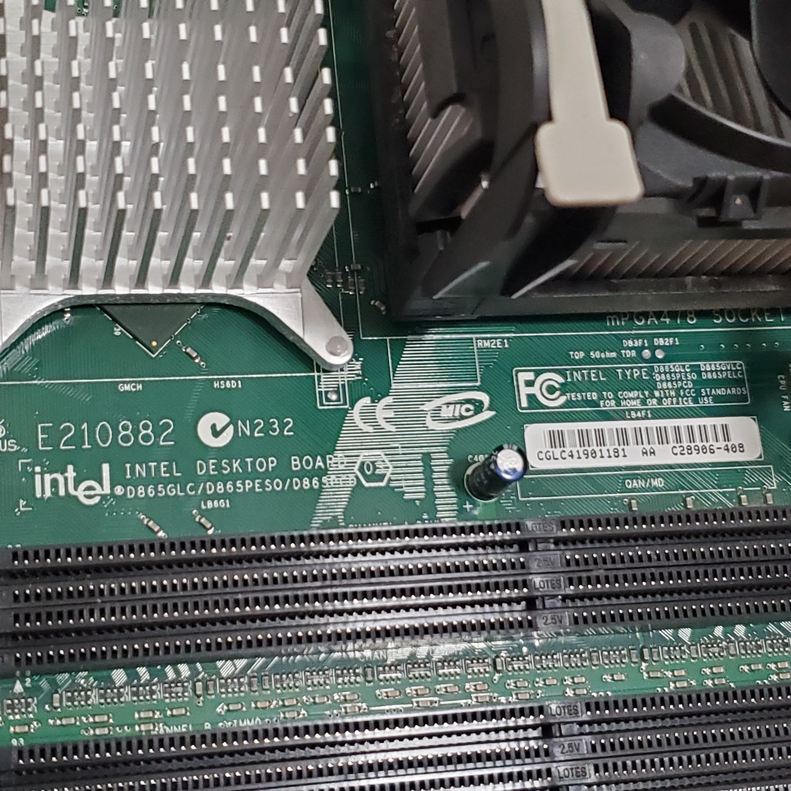 Intel D865GLC / D865PES0 Motherboard Socket 478 + CPU 2.4 Pentium 4 + I/O Plate