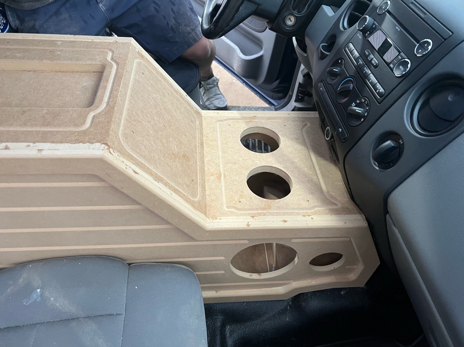 Ford F-150 04-08 Center Console Subwoofer Box 1x12” Woofer F150 Crew Cab