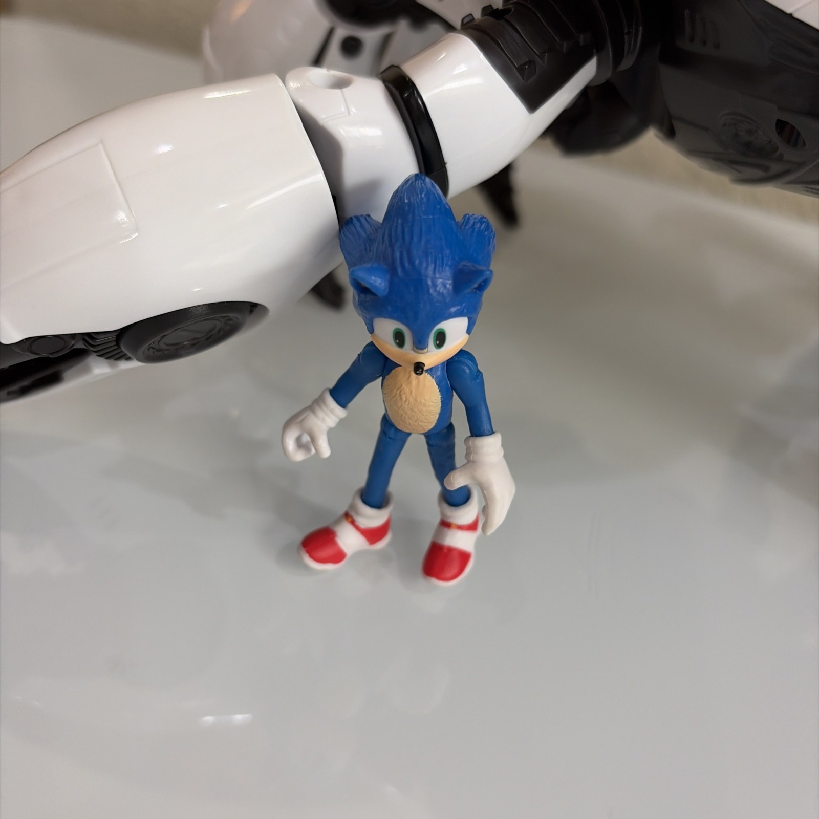 WowWee White and Black Robotic Spider Toy Robot Figure