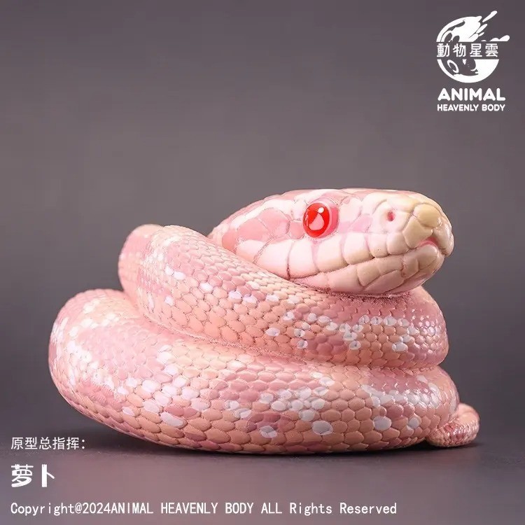 Animal Heavenly Body Corn Snake Coral Snow morph Statue Pantherophis guttatus