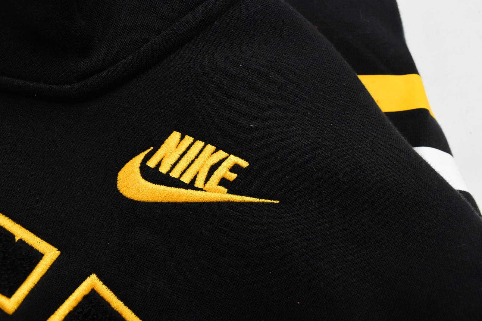 Nike Men's West Point Army Black Knights Heritage Club 1/2 Zip Sweatshirt - NWT