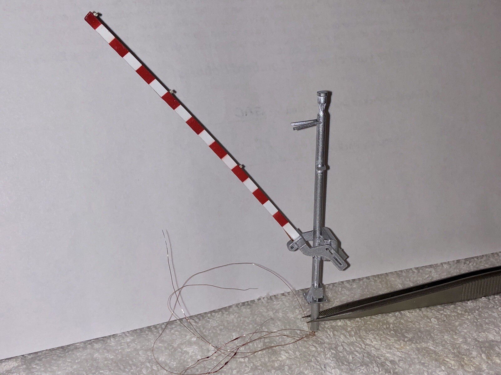 HO (2) Modern “Full Height” Crossing Gates w/ LED’s - NJ International, Walthers