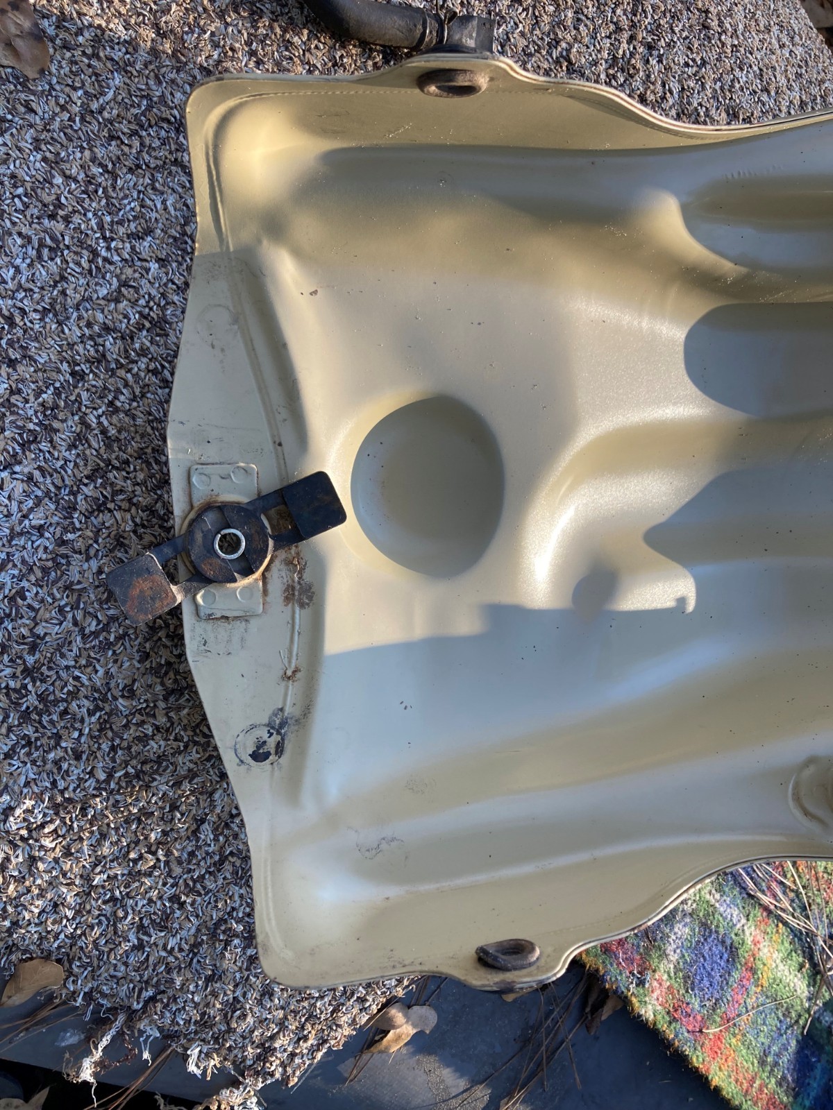 USED OEM 93-00 HONDA TRX300 TRX300FW 2x4 FOURTRAX YELLOW FUEL TANK with petcock