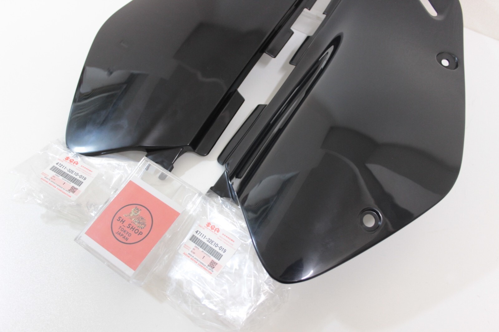 SUZUKI 1996 - 2020 DR650SE BLACK SIDE FRAME COVERS OEM LEFT & RIGHT in stock