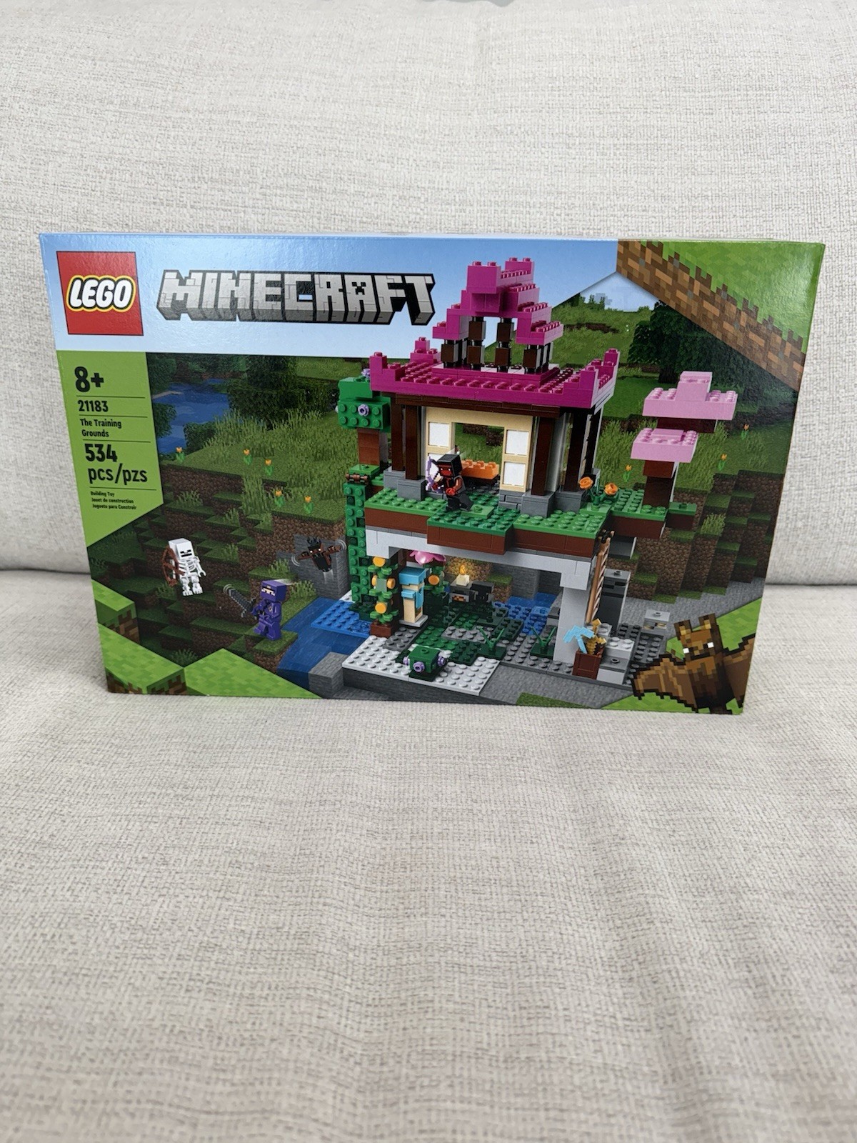 Lego Minecraft The Training Grounds Building Set w/ Mini figures 21183