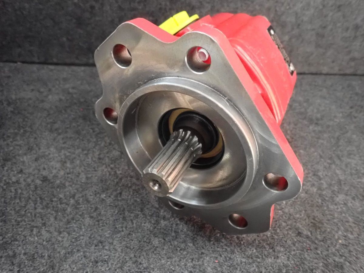 EATON BEZARES PTBELA26N12 Gear Pump, No Box*