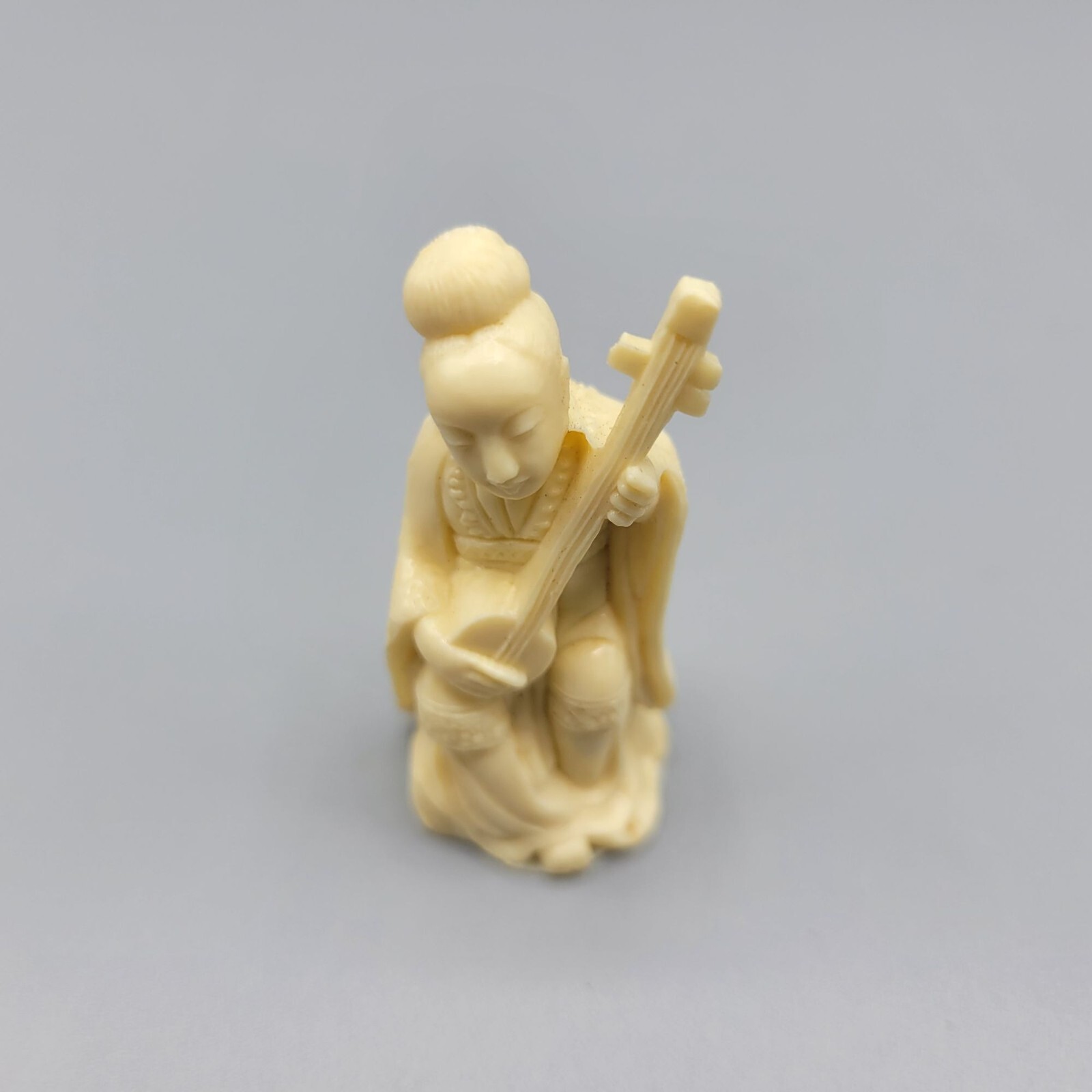 Vtg Resin Japanese Netsuke Oriental Asian Women Figurine Playing Instrument 2"