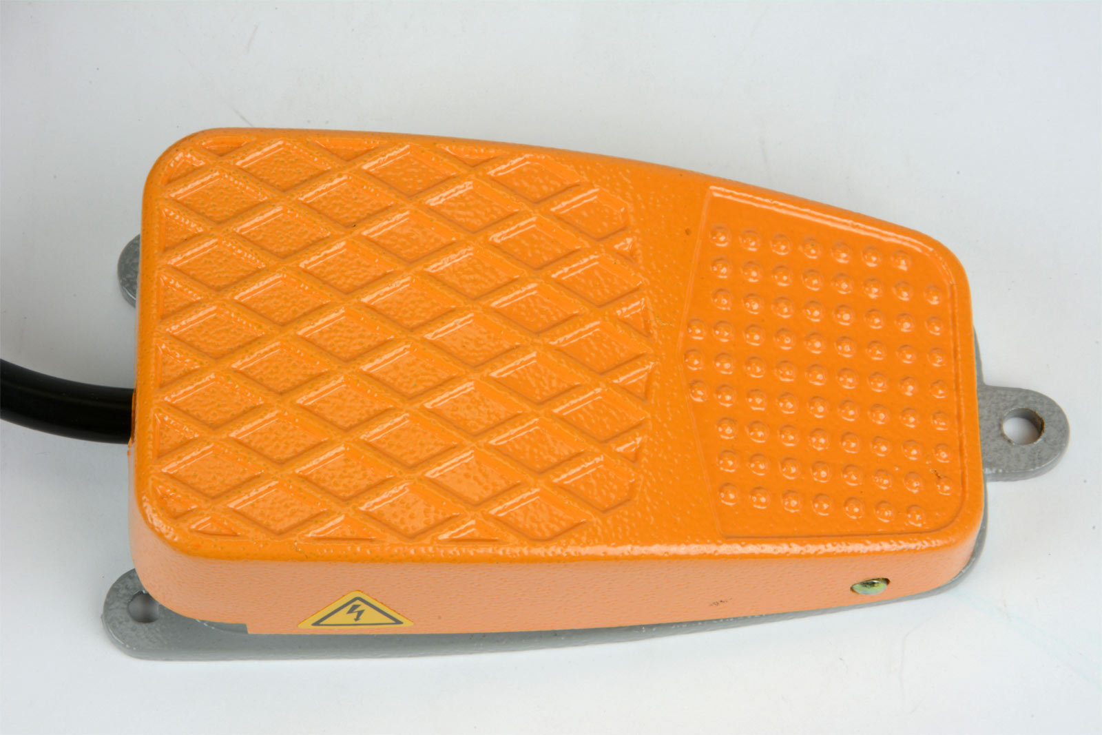 TEMCo Foot Switch Aluminum 10A SPDT NO Electric Power Pedal Momentary 10ft Plug