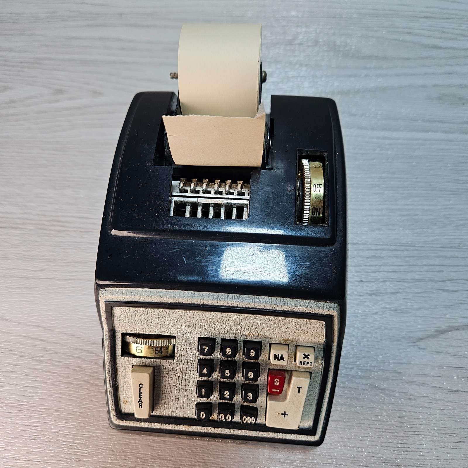 Vintage Commodore 202 Novelty Adding Machine Transistor AM Radio 60s 70s WORKS