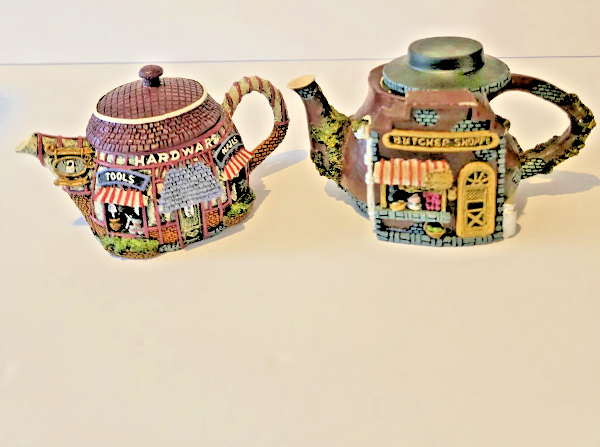 Hometown Teapot Cottages Hardware Store Miniature Tea Pot