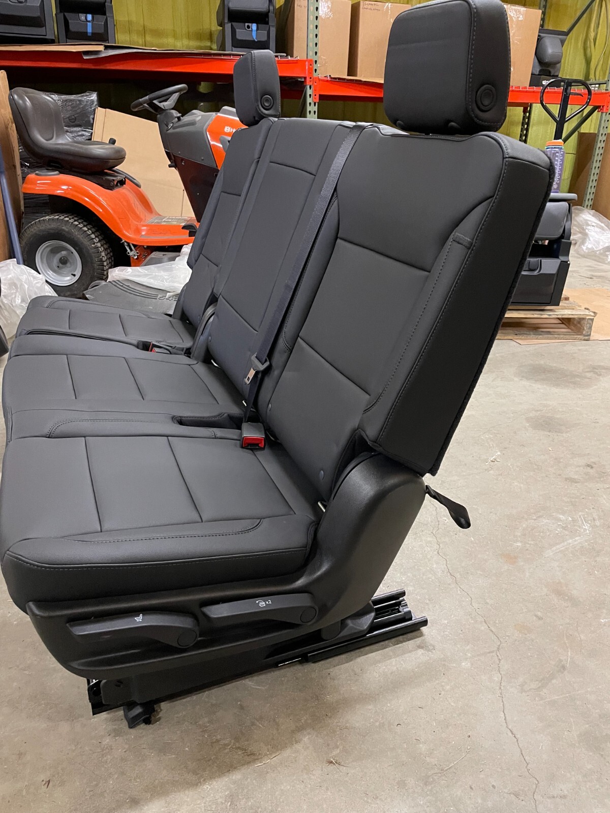 21-25 TAHOE YUKON ESCALADE SUBURBAN LEATHER 2ND ROW SEAT EBONY (JET BLACK) OEM