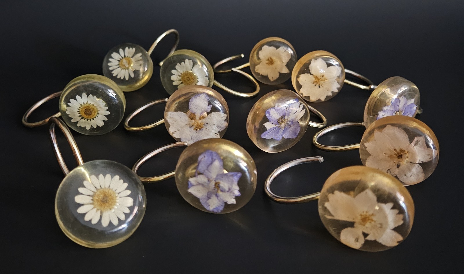 Lucite & Dried Flower Shower Curtain Hooks Vintage Set Of 12