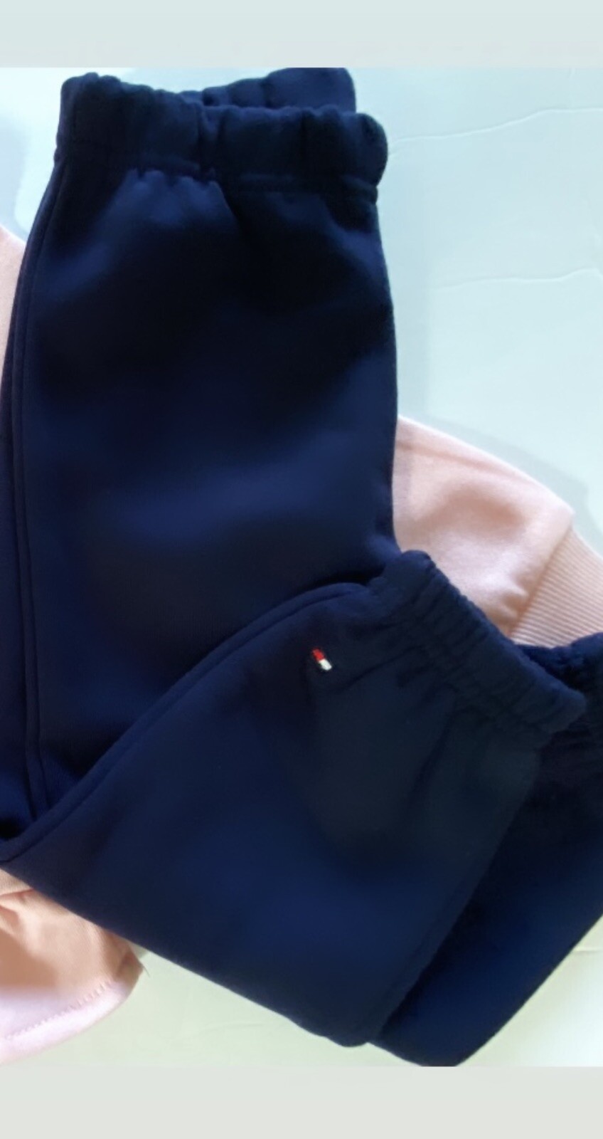 NWT, Girls Tommy Hilfiger Pink/Navy Set, Size 5. Eu 110