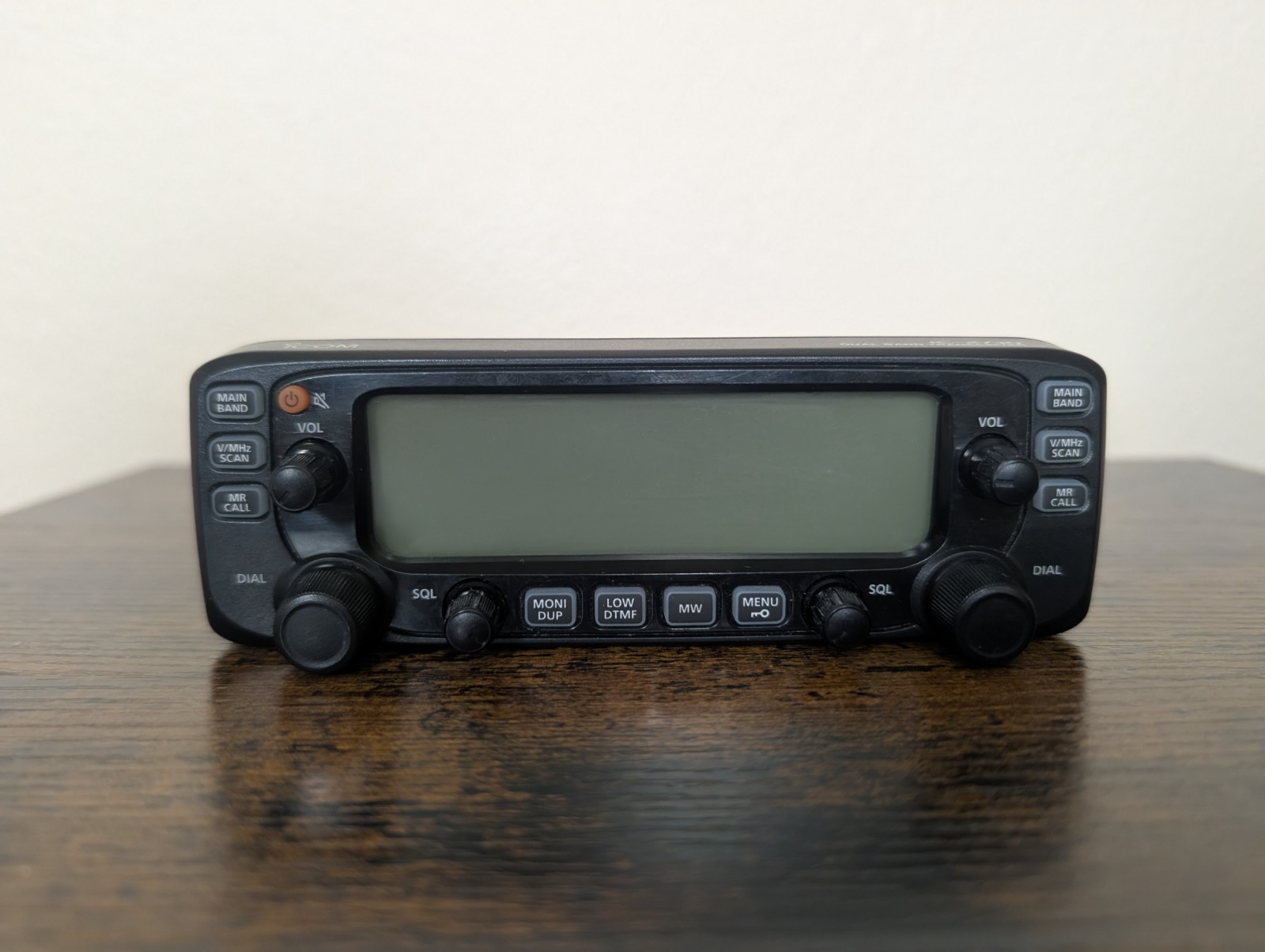 Icom IC-2730A Dual Band VHF/UHF Mobile Ham Radio Transceiver w/ HM-207 Mic Box