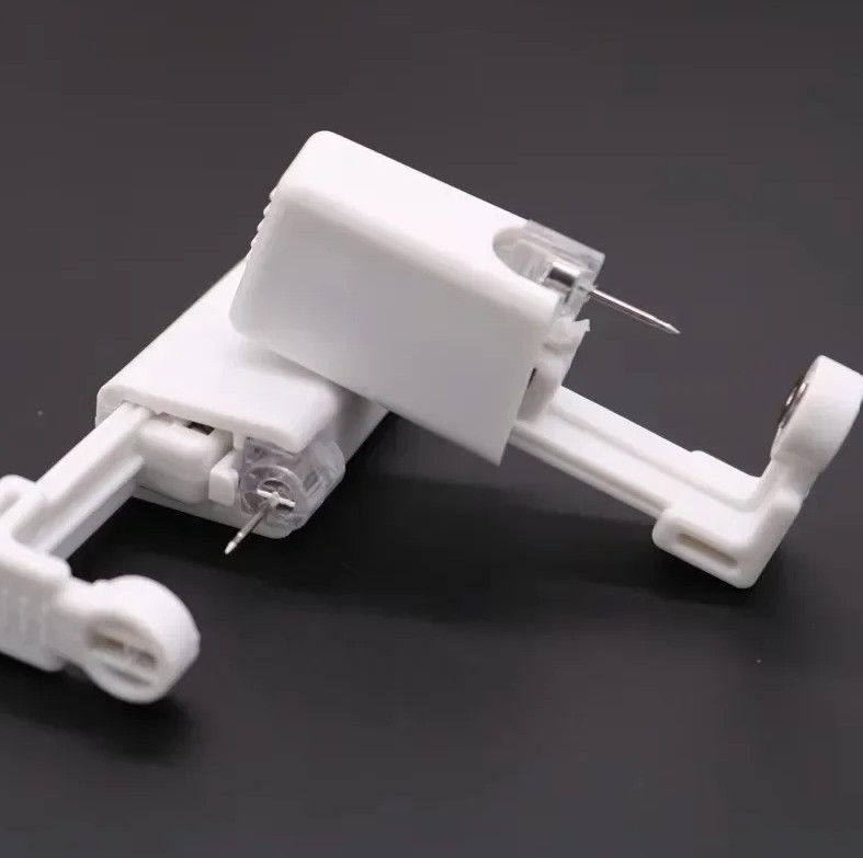 5pcs Disposable Ear Piercing Gun Kit Sterile Plastic Ear Stud Tool Set - NEW