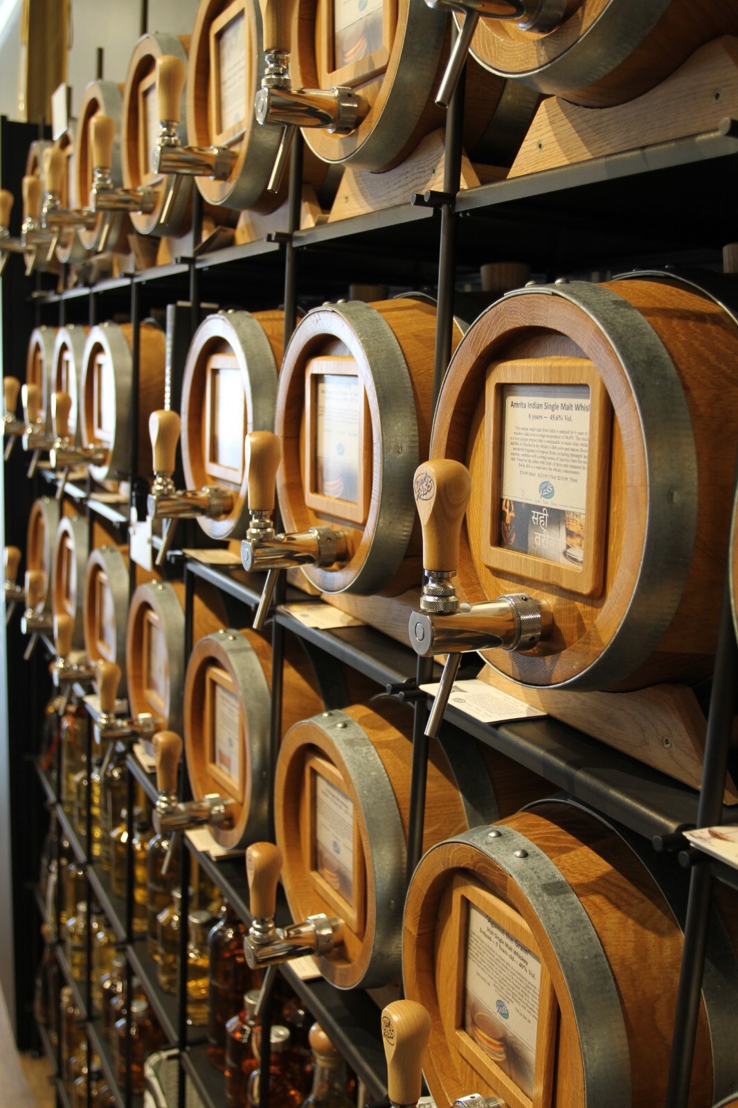 Wood Display Barrel for Bourbon, Whisky, Rye, etc. - holds up to 5 Liters