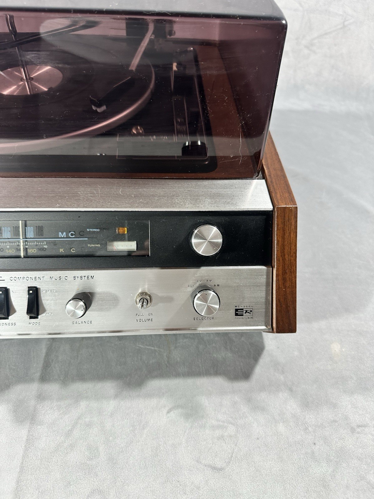 Realistic components music system model MC-2000 great condition