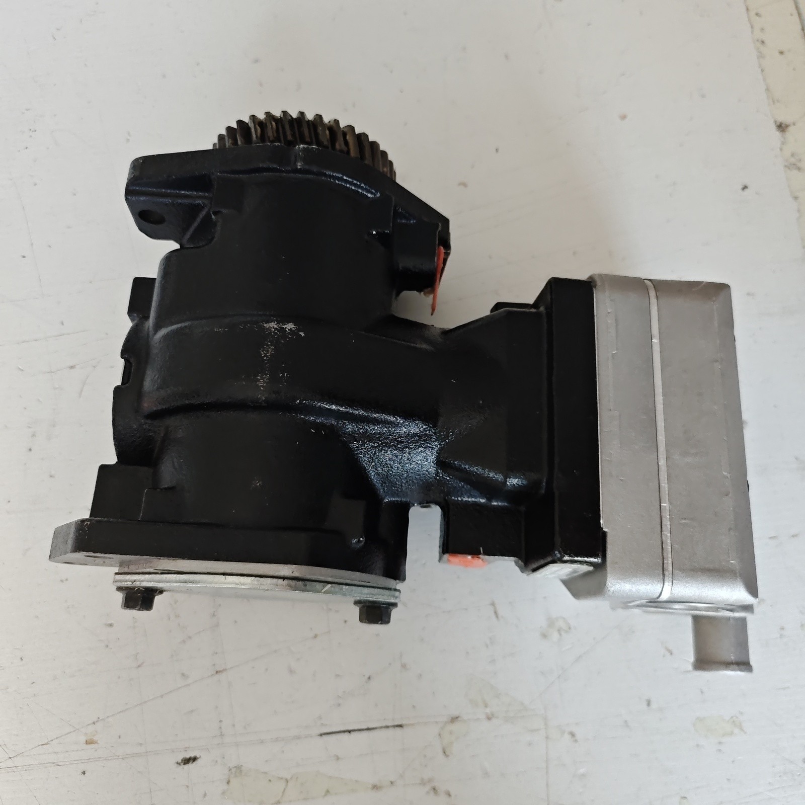 Cummins 5286966RX Air Brake Compressor for 6BT 6BT5.9 Engine 4946293